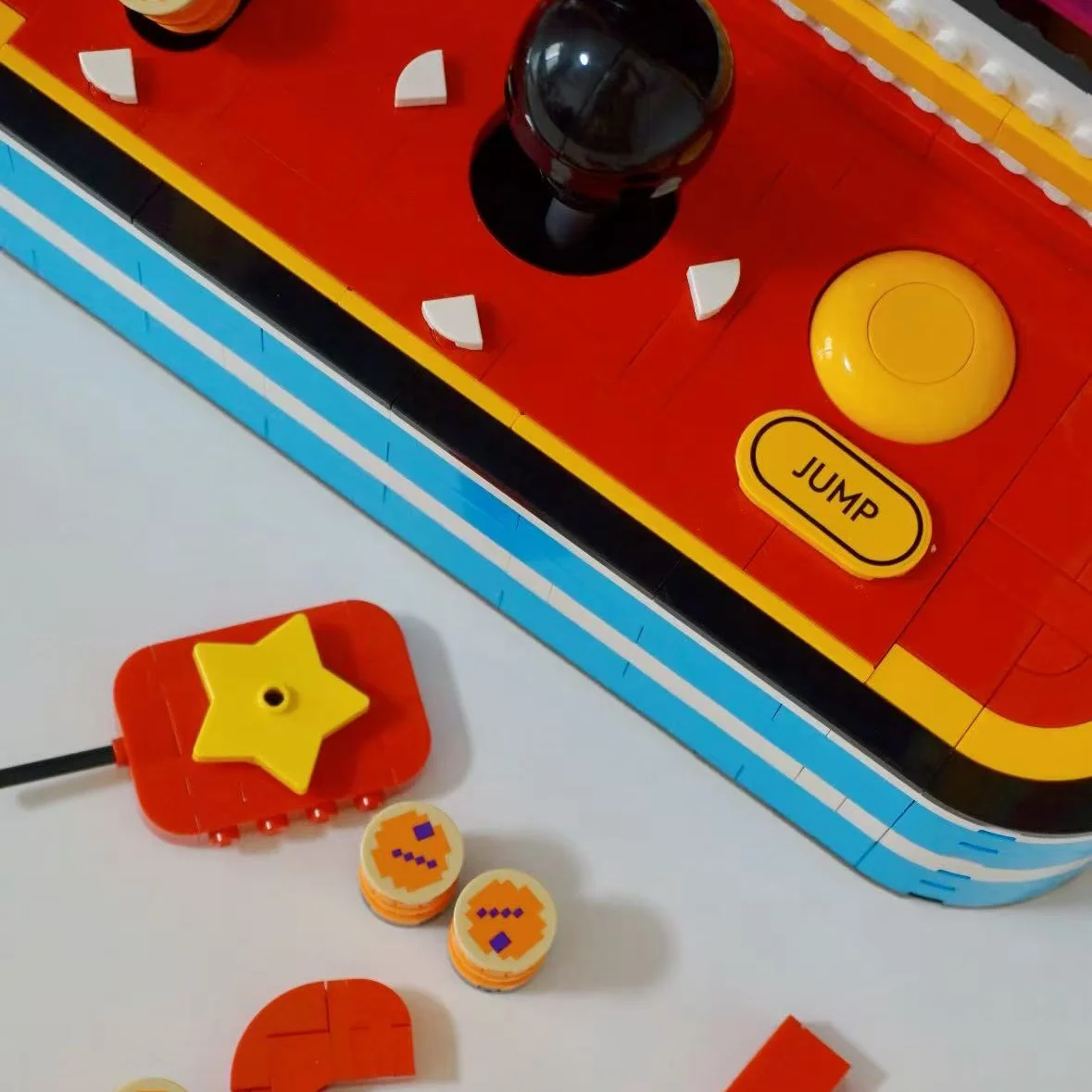 1371pcs Bricks Cabinet Vintage - Arcade Vibes recension och pris